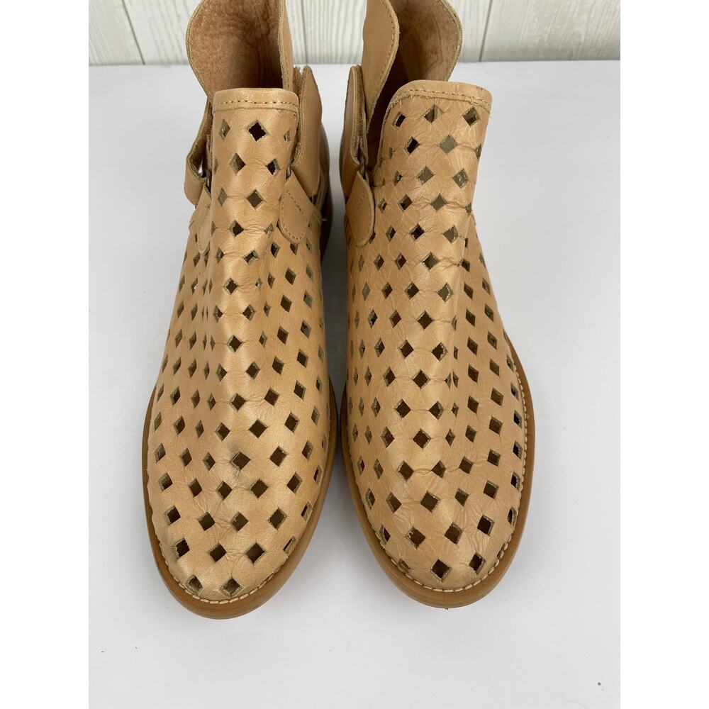Musse & Cloud Caila Perforated Leather Ankle Booties Tan Size 8
